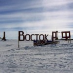 Исследватели пробурили скважину до подледникового озера Восток