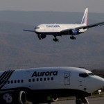 Самолет из Москвы задерживается с прибытием в аэропорт Владивостока