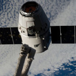 Американский грузовик Dragon вернется с МКС на Землю
