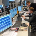 Фондовые индексы РФ поднялись в начале торгов на 1-2%