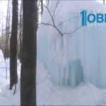 Три ледяных фонтана забили на склоне горы под Саткой