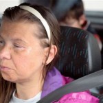 Курение в автомобилях с детьми запретят