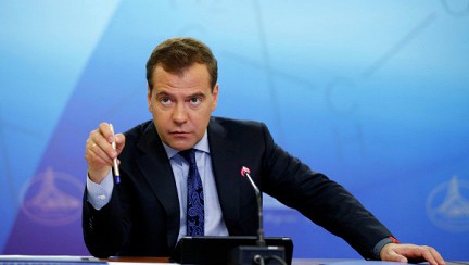 Медведев выделил 7 млрд рублей на спортивные объекты