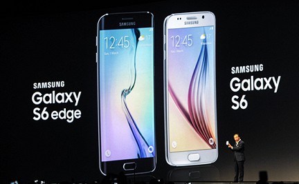 Samsung представила смартфон с тремя экранами