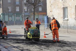В Ачинске уволили около 500 рабочих дорожного предприятия
